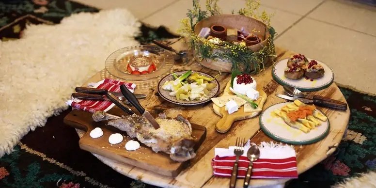 Mish Qengji në Sofër Tradicionale